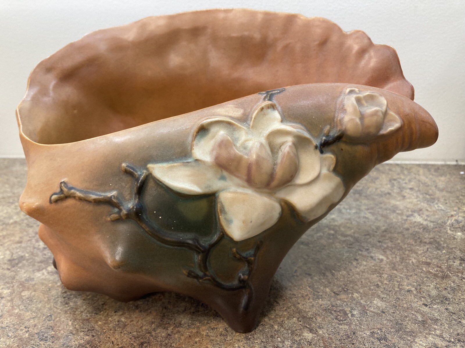 Antique Roseville Magnolia conch shell, 1940s, brown