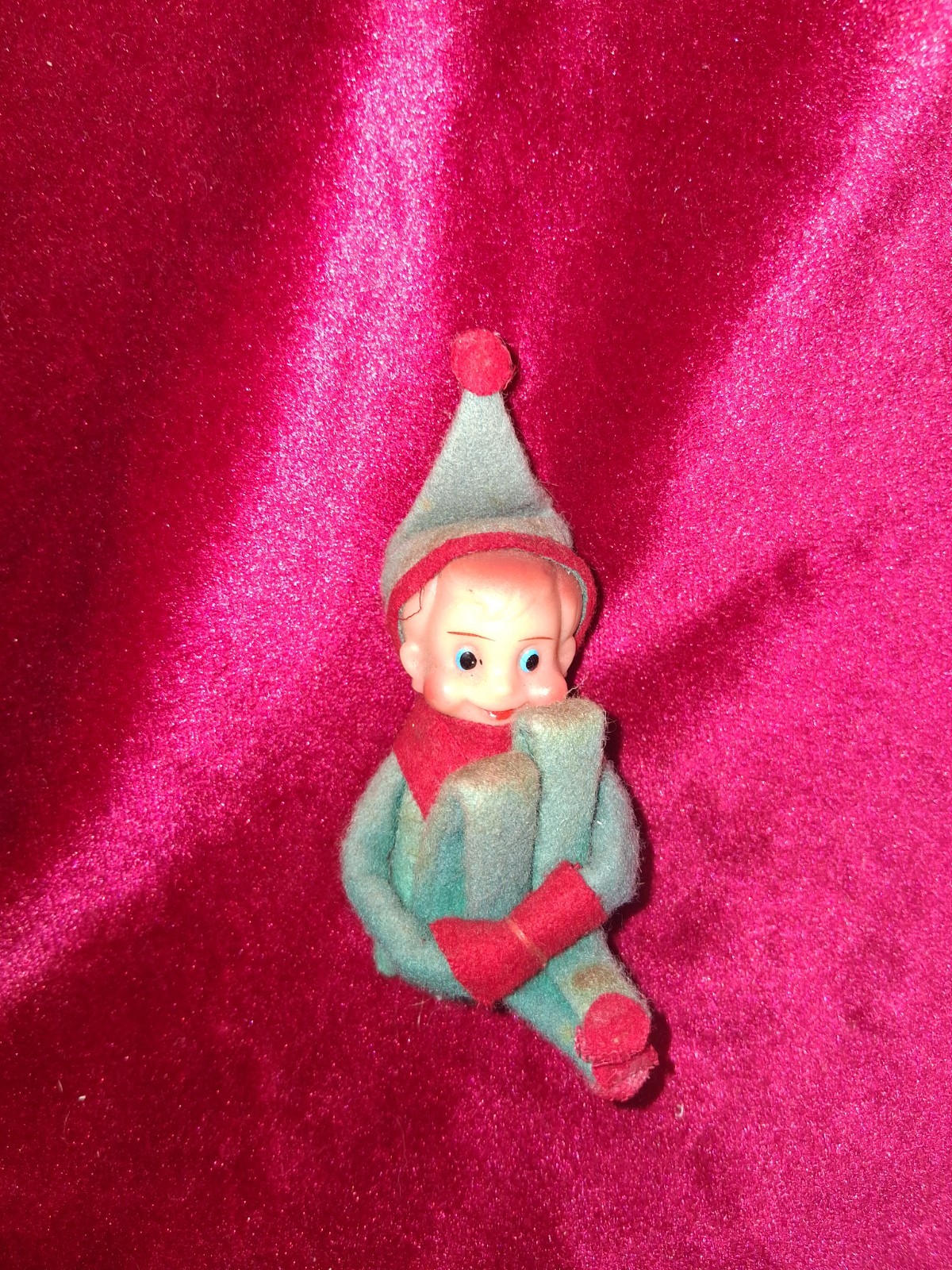 Vintage Knee Hugger Elf Felt & Plastic Christmas Figurine 4\