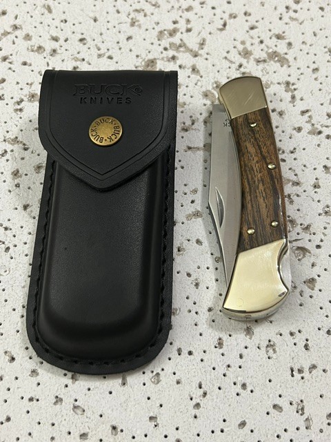 Buck 110 USA Folding Hunter Knife Lockback W/Leather Sheath —-