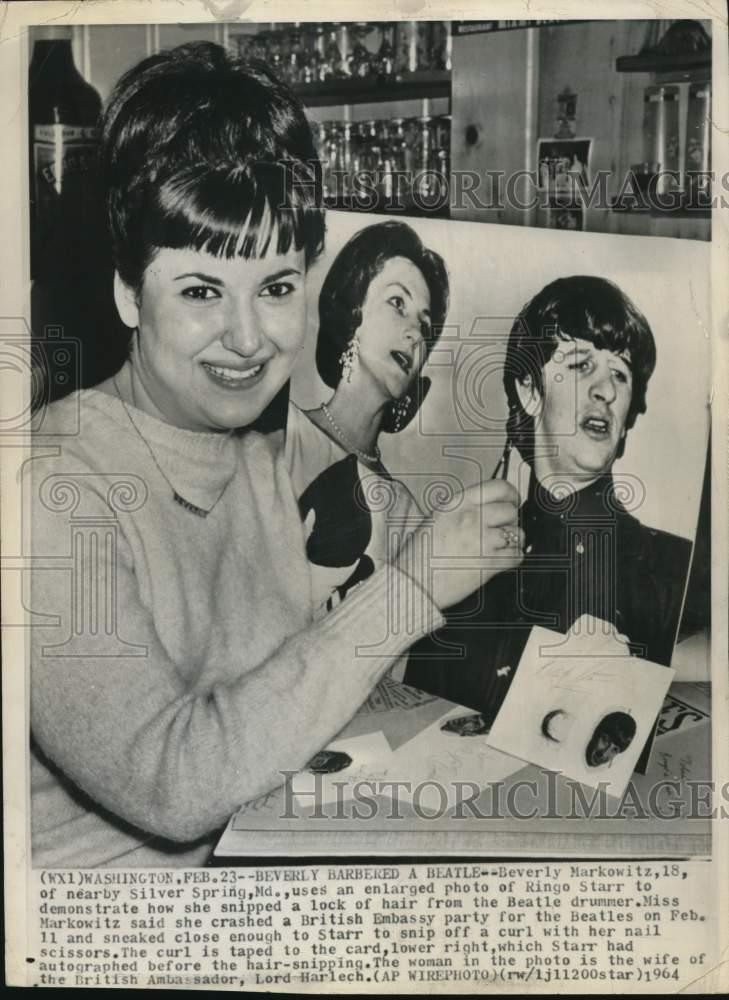 1964 Press Photo Beverly Markowitz with snipped lock of hair from Ringo Starr 1964 Press Photo Beverly Markowitz with snipped lock of hair from Ringo Starr