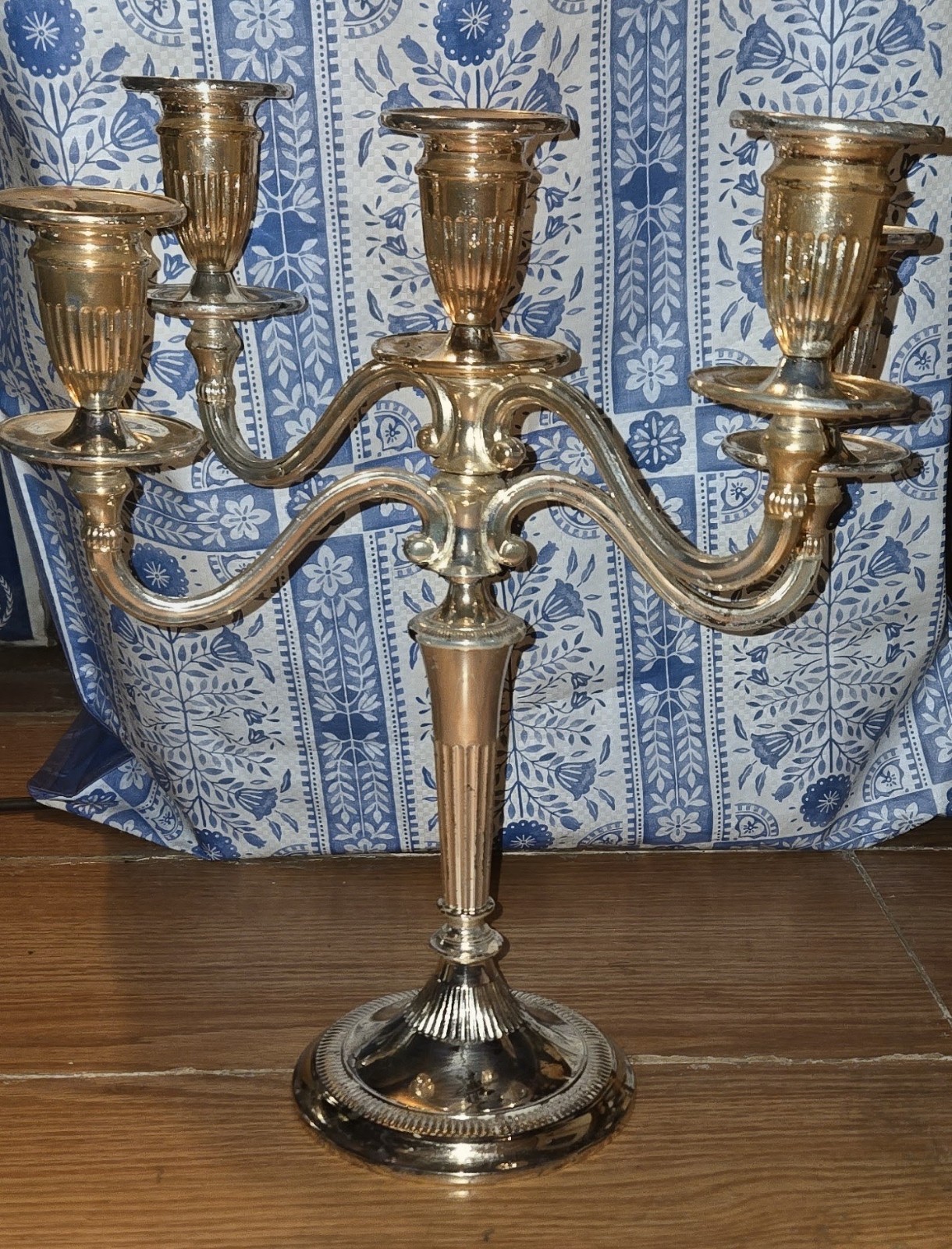 GORGEOUS VINTAGE Silver Plated? Metal 5-Arm Candelabra Elegant 13 Inch Heavy