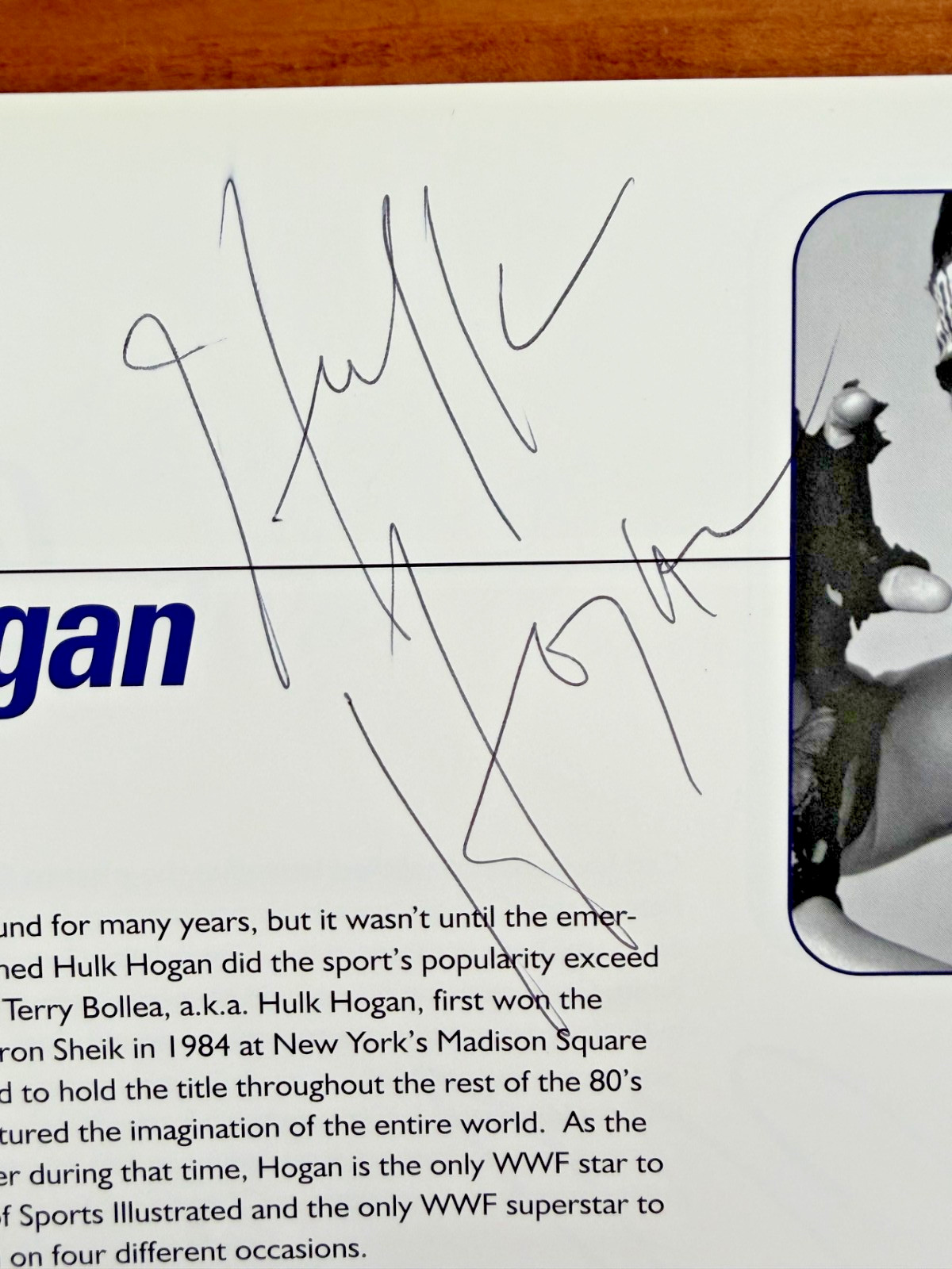 Rare Hulk Hogan Carl Lewis Dick Vermeil SIGNED 2000 Cedars-Sinai Sports Program