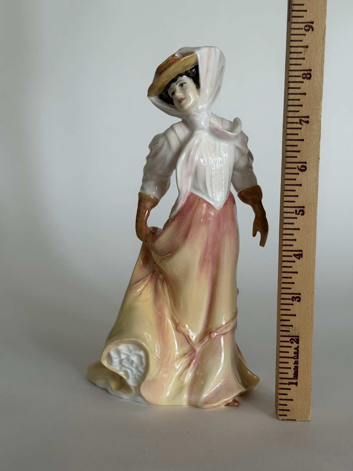 Royal Doulton Figurine Royal Doulton Figurine