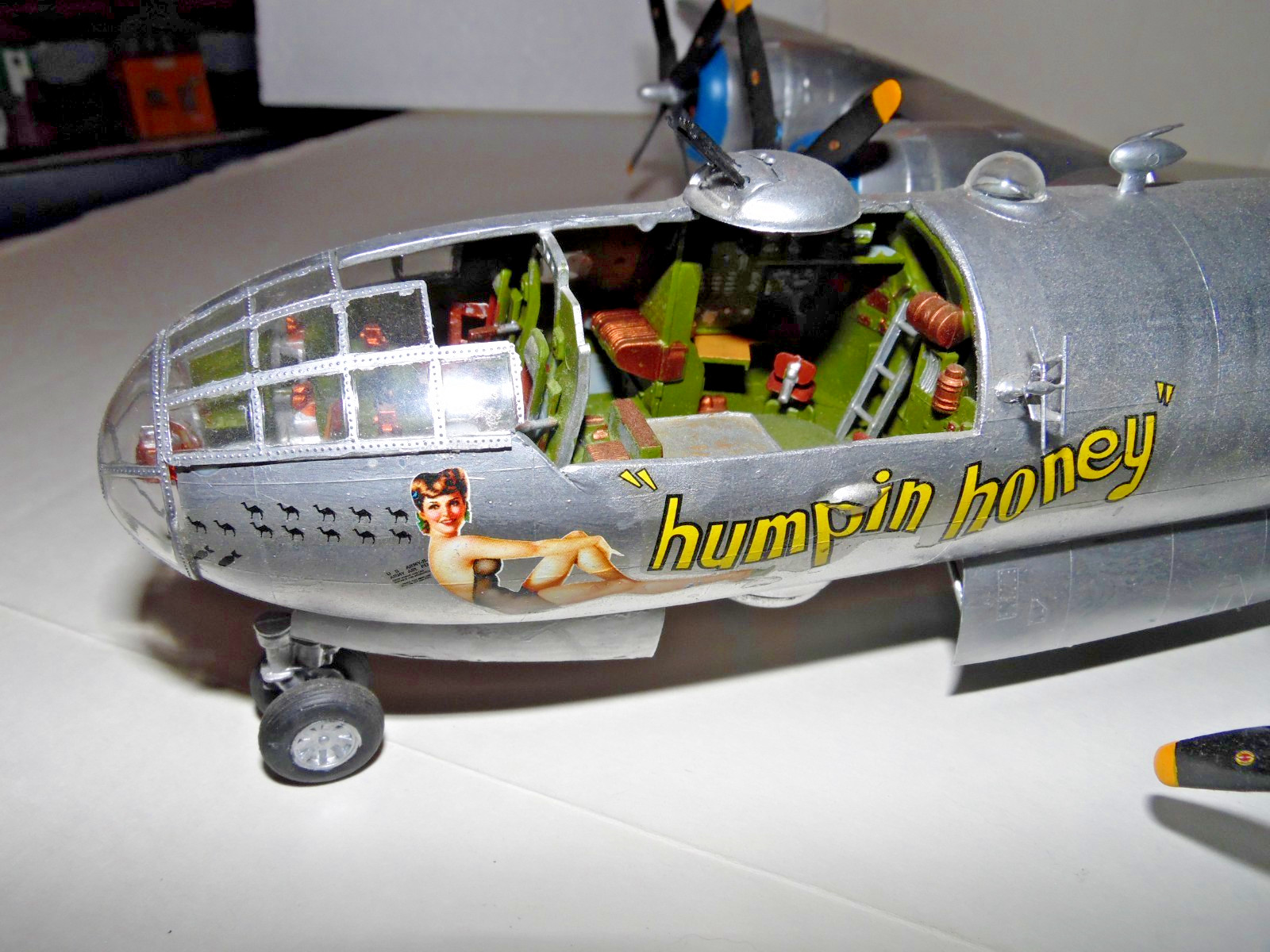 1:48 PRO BUILT/ B-29 WW-II 