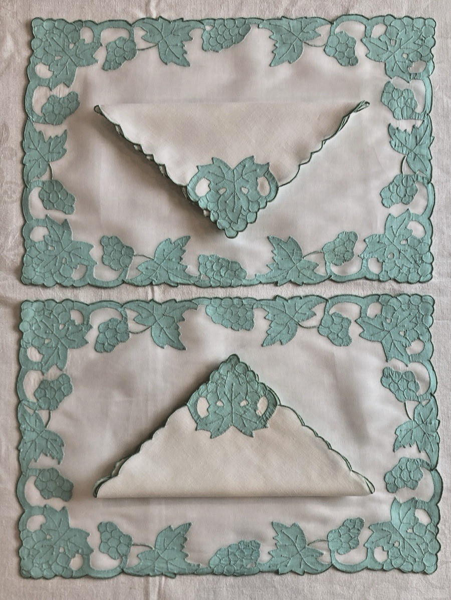 Vintage Madeira Marghab Grape Linen & Organdy 2 Placemats & 2 Napkins