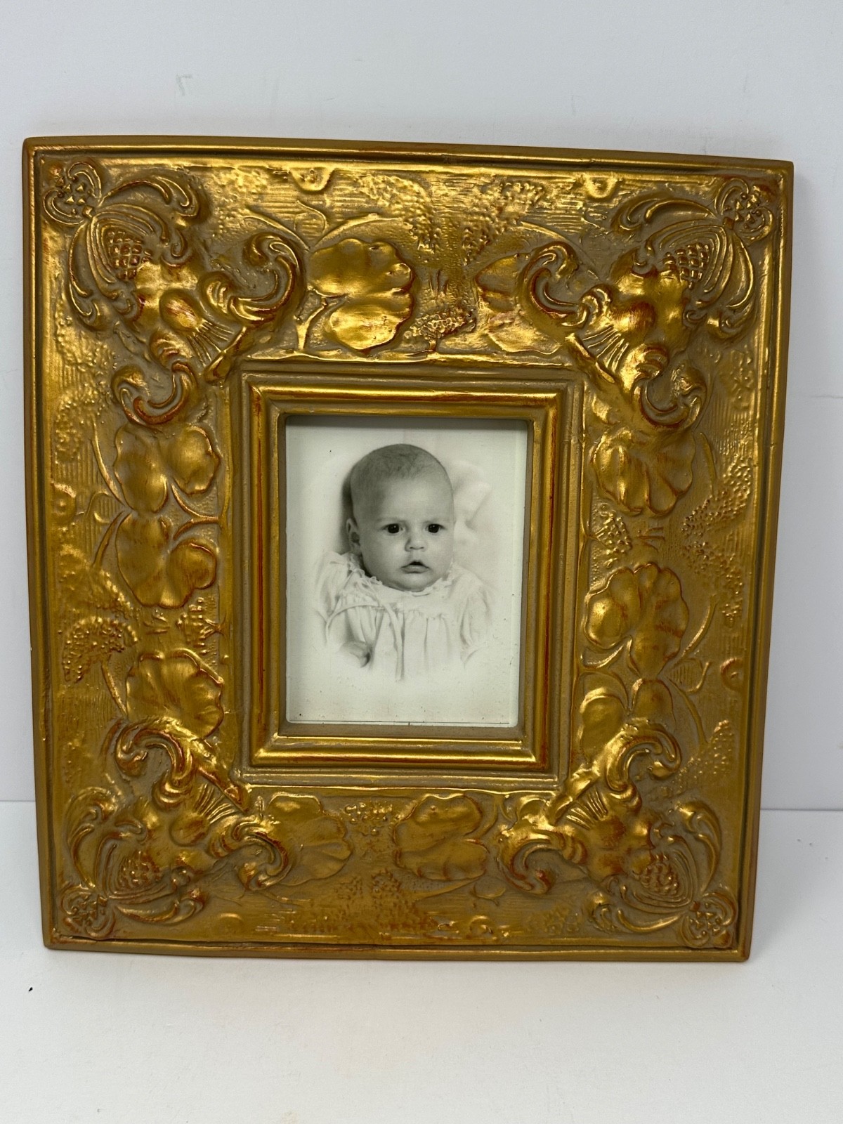 Vintage Gold Ornate Wide Panel Picture Frame for Wall Q1