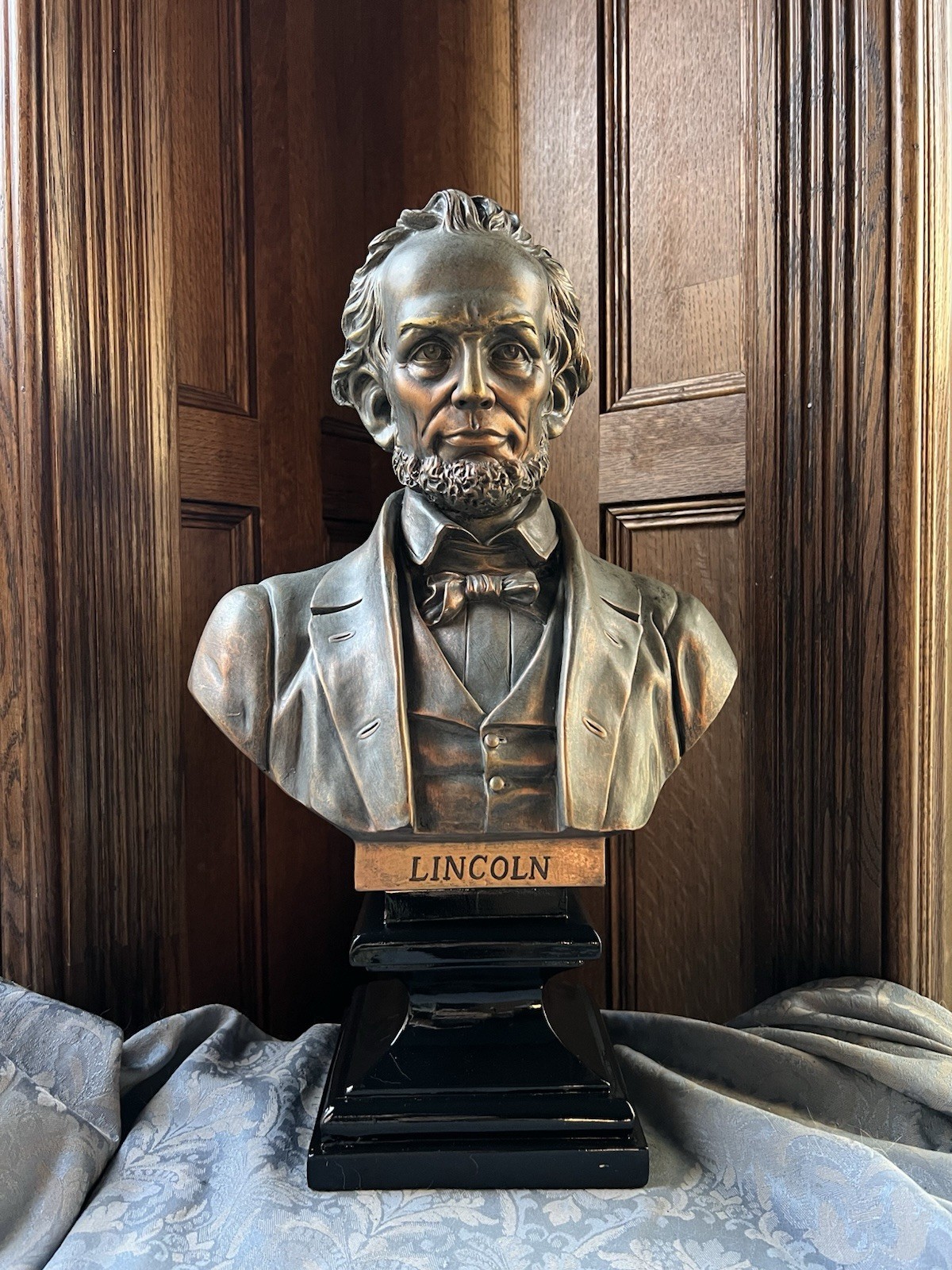 Vintage Bust of President Abraham Lincoln