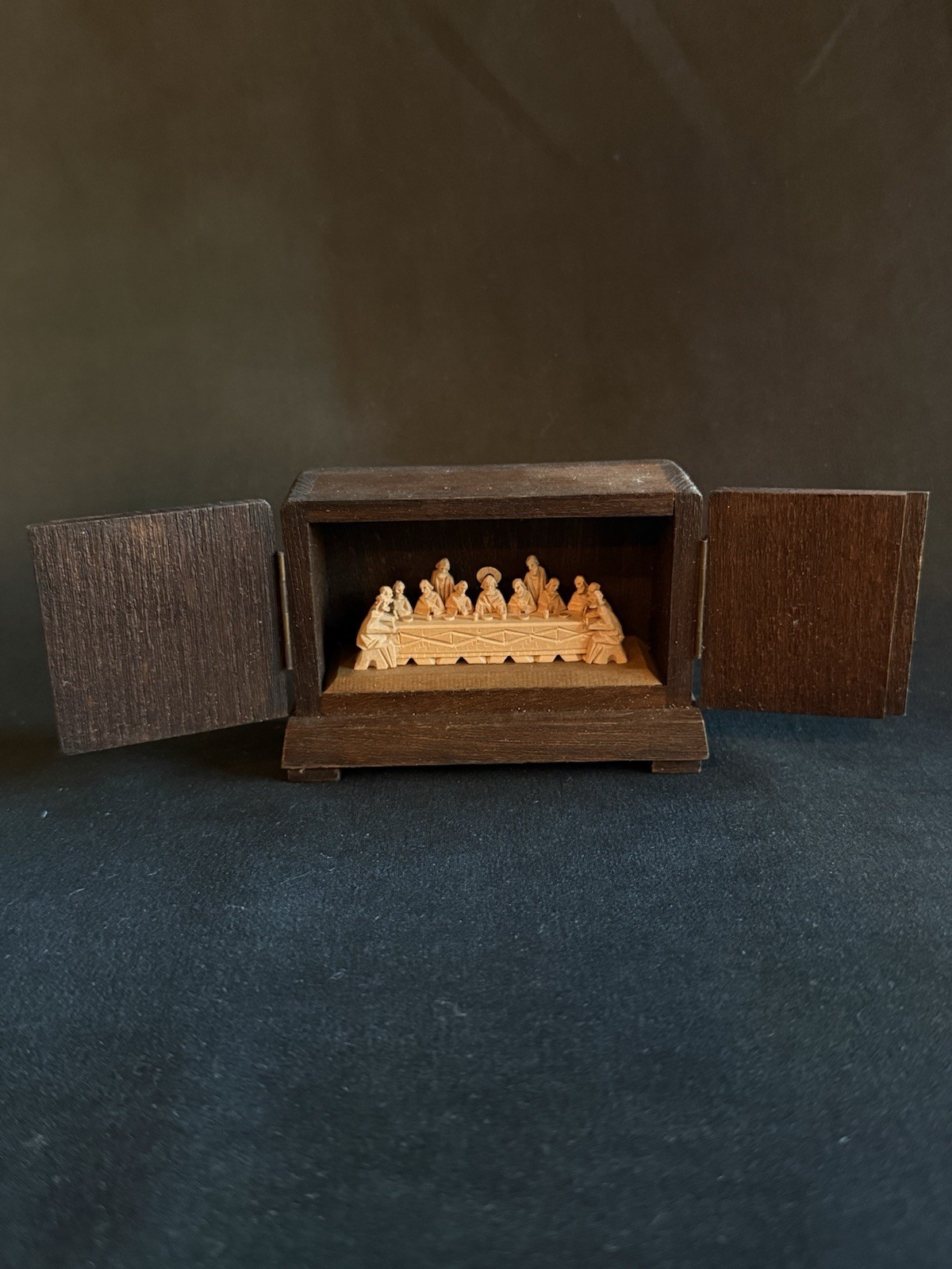 Vintage Miniature Last Supper Wood Carving Shrine Altar Cabinet Jesus Apostles
