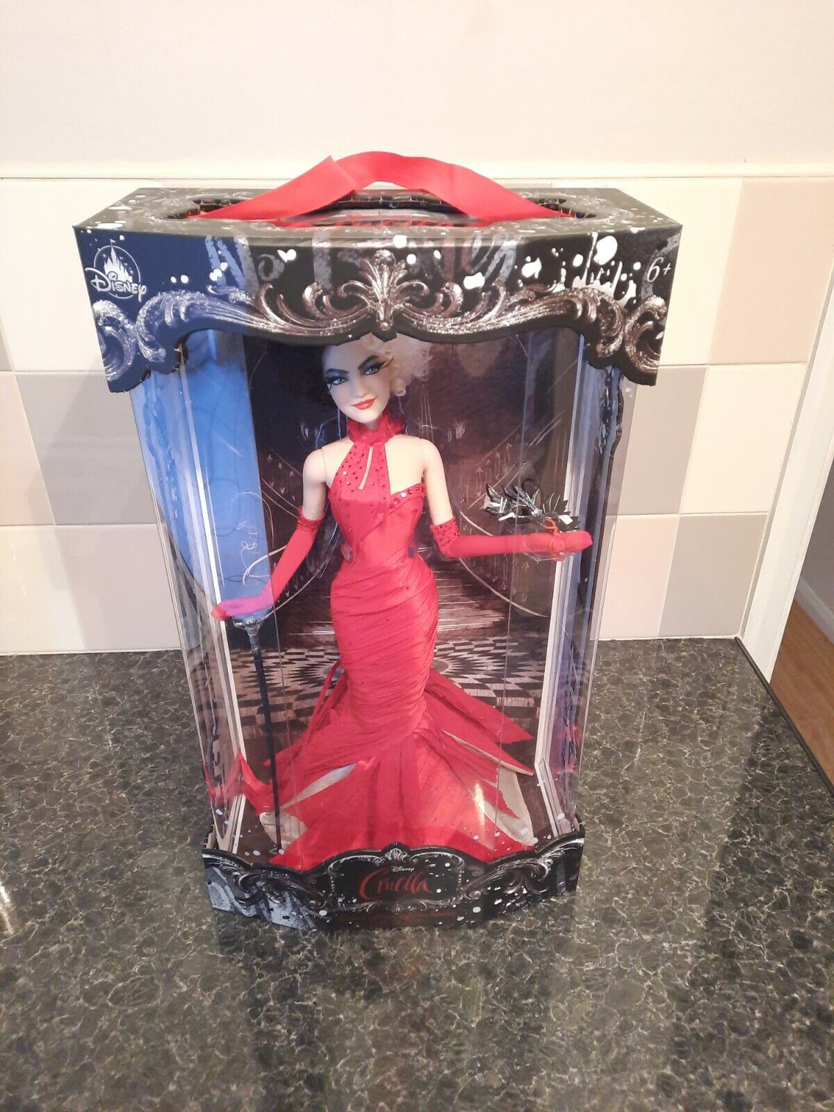 Disney Limited Edition 1 of 5400 Cruella De Vil Doll 17 Inch BN Sold Out
