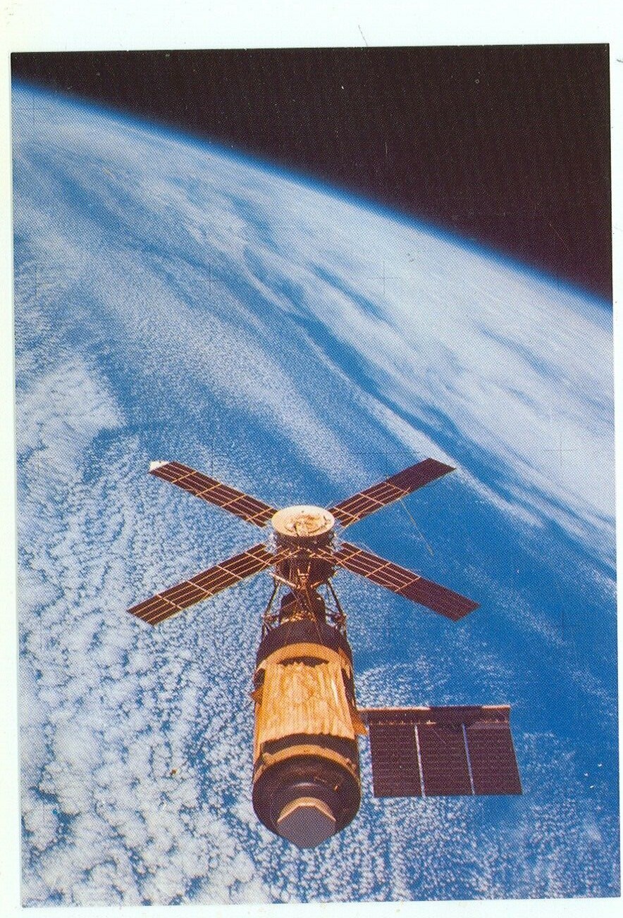 OVERHEAD VIEW-SKYLAB-CLOUD-COVERED EARTH-MODERN POSTCARD-4