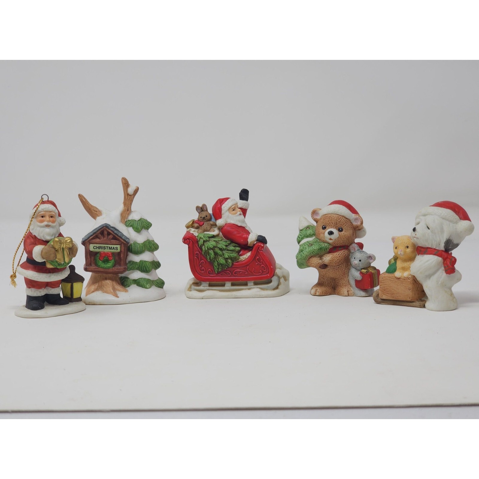 Set Of 5 Homco Christmas Figurines 2 Santas 2 Bears 1 Pine Tree