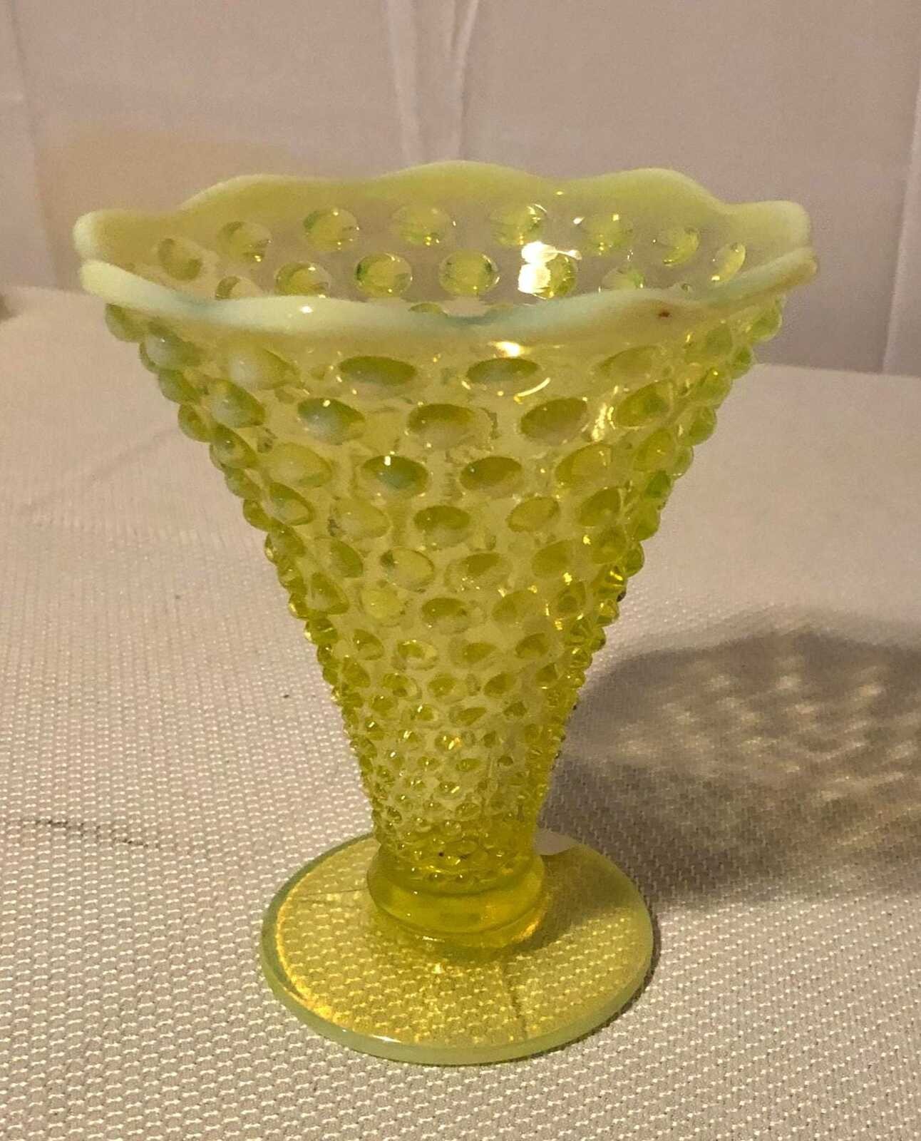 Vtg Fenton Hobnail Yellow Topaz Vaseline Glass Vase that Glows/Opalescent Rim