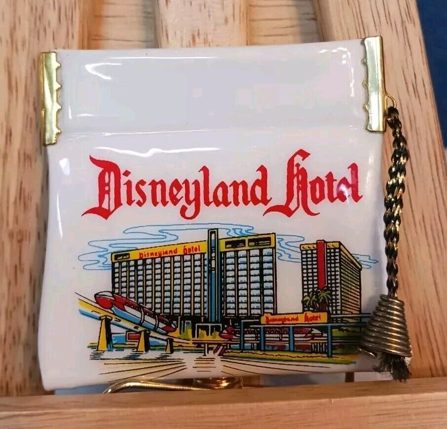 Disneyland Hotel RARE Vintage 1950s Souvenir Coin Purse Vinyl and Brass
