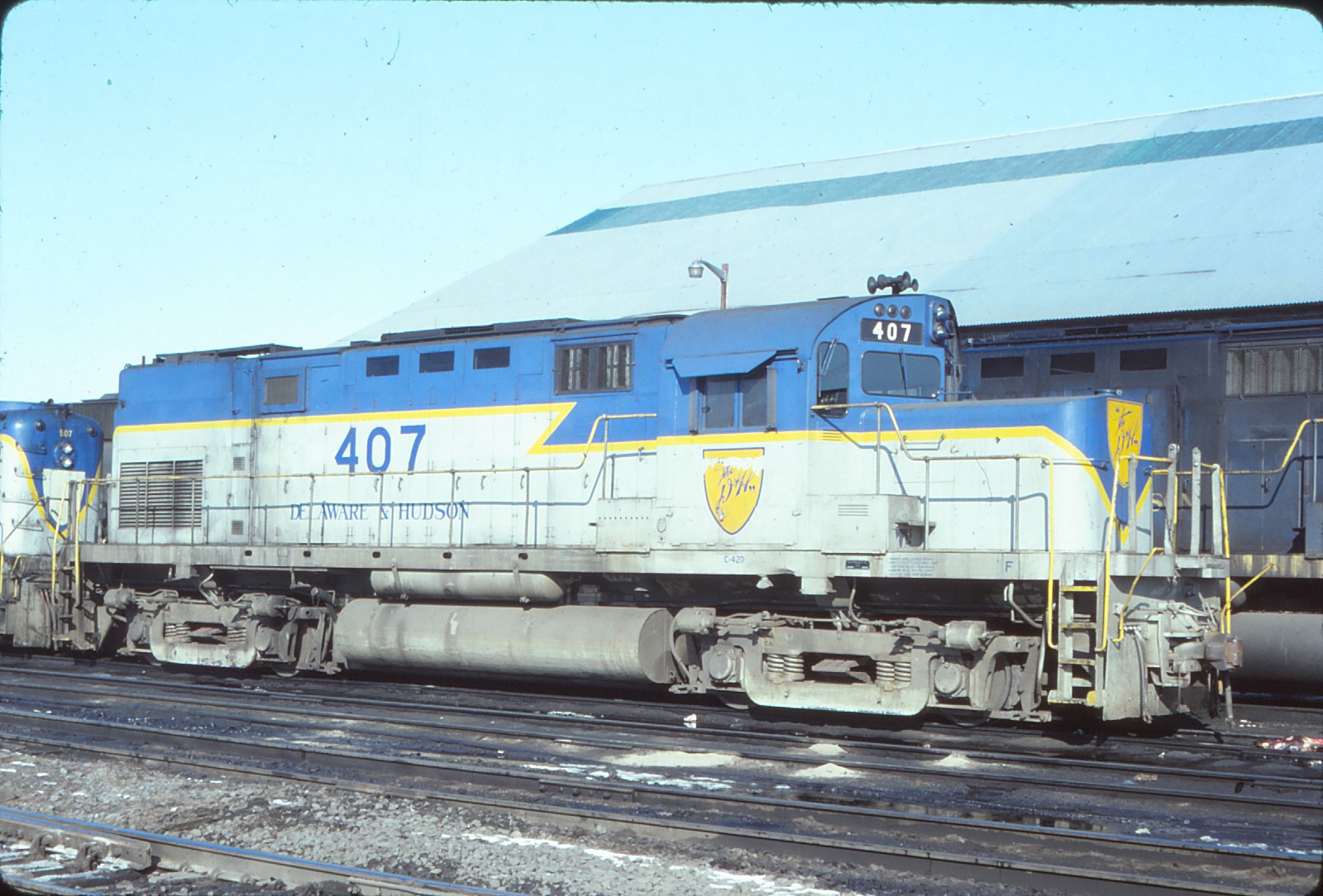 D+H 407 (17)   Orig  Col Slide