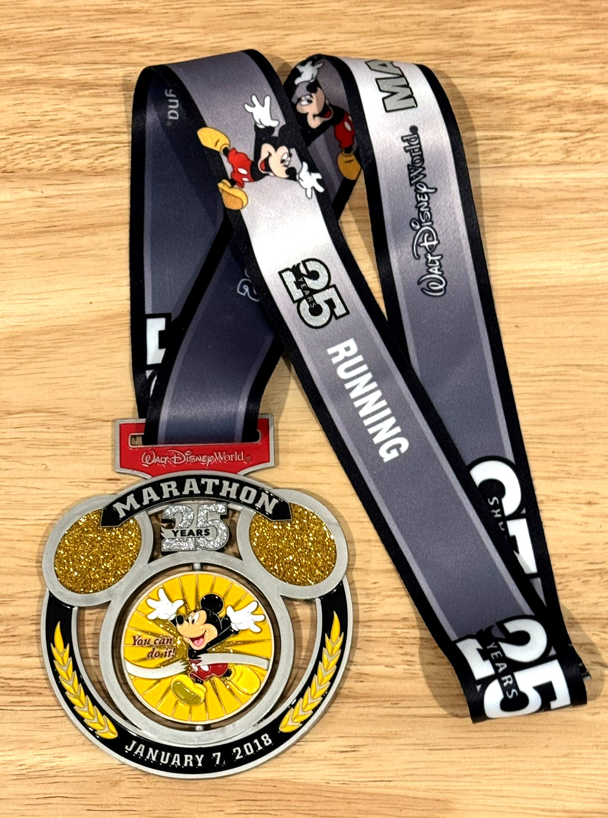 HTF Disney runDisney 2018 Mickey Mouse Spinner Medal 25th Anniversary Marathon