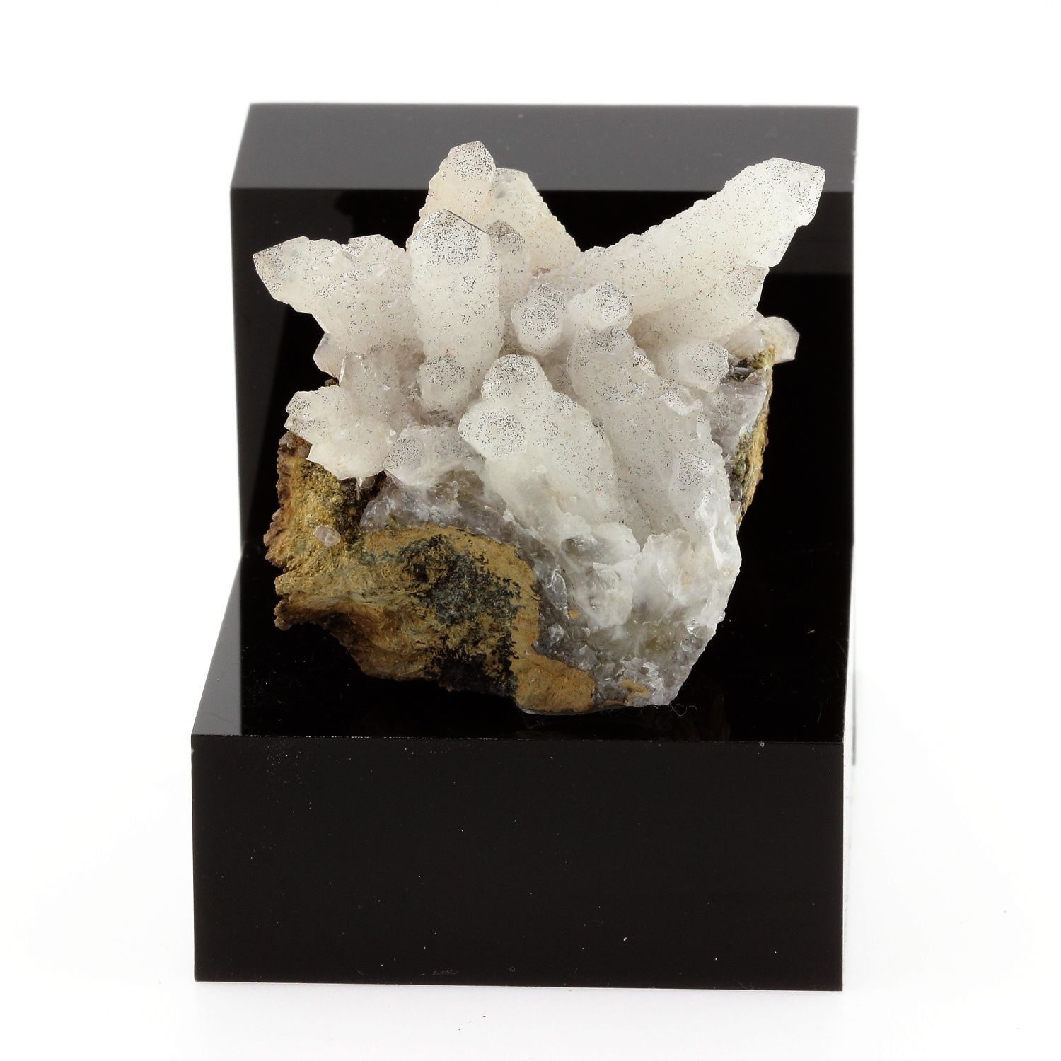 Stones And Minerals. Quartz. 251.6 Cts. Iron Cap Mine, Graham Co., Arizona, USA.