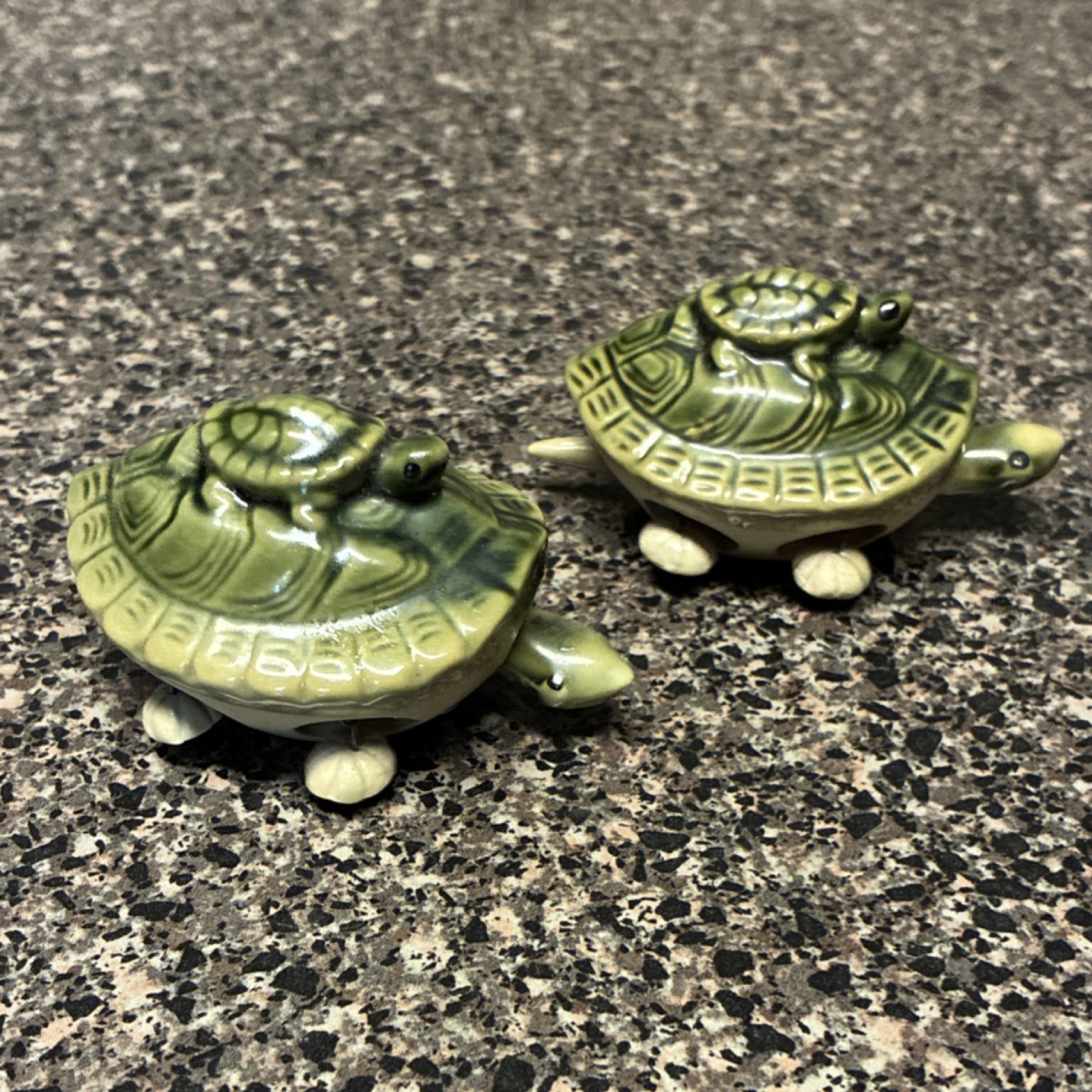 Green Ceramic Turtle Figurines Set of 2 Reptile Animal Figurine Decor 3”