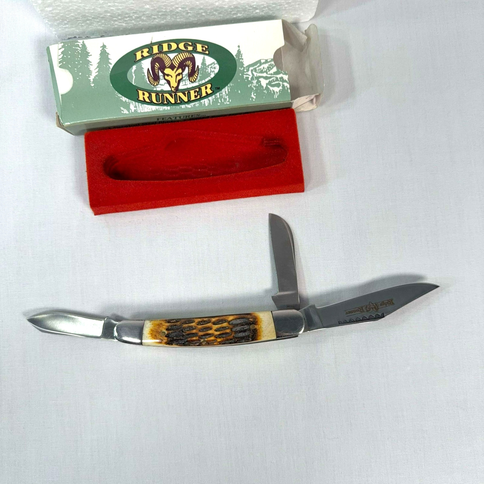 Vintage Ridge Runner 3 Blade Folding Pocket Knife Amber Jigged Handle Box