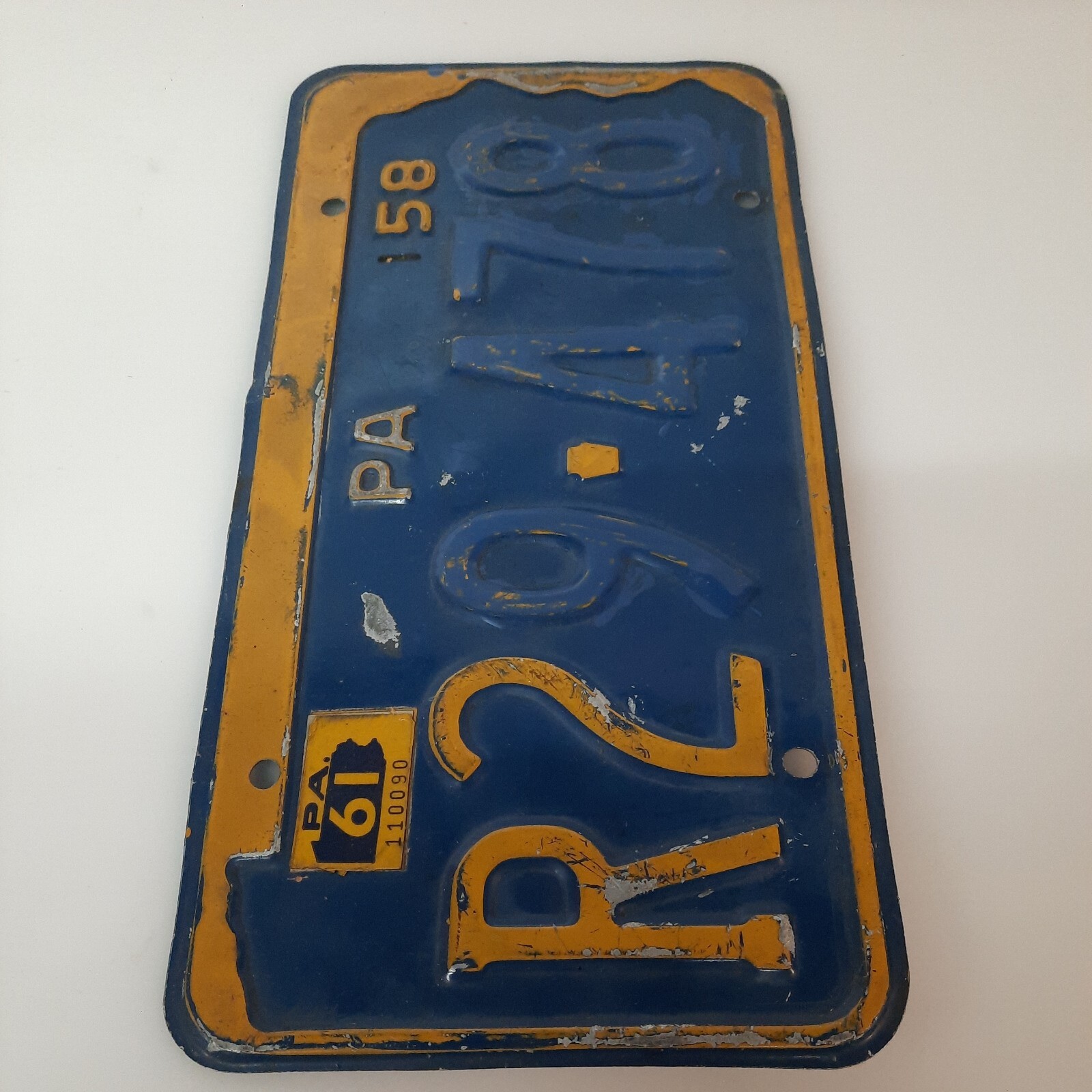 1958 Pennsylvania License Plate Yellow & Blue #R29478 Vintage 