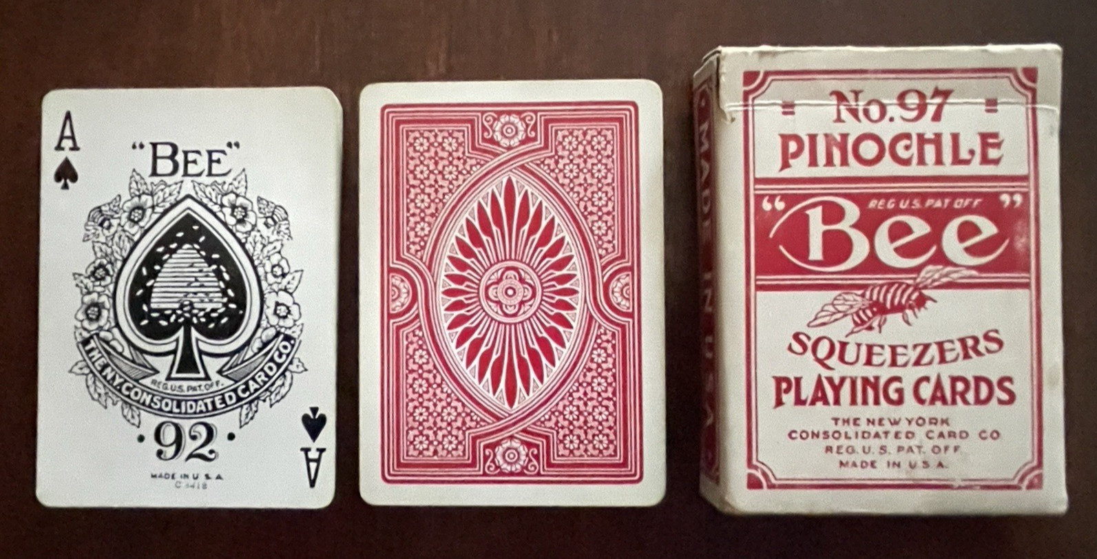 Vintage c1941 Bee No. 97 Pinochle Squeezers Playing Cards Back No 275 48/48 box