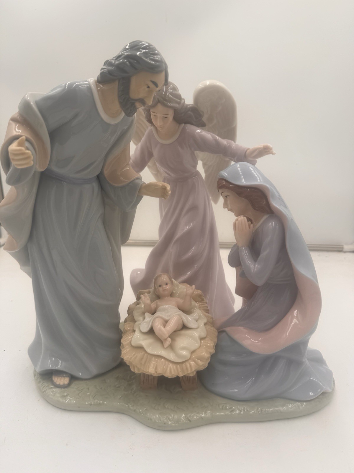 Vintage Lladro-Style Porcelain Nativity Figurine – Holy Family with Infant Jesus
