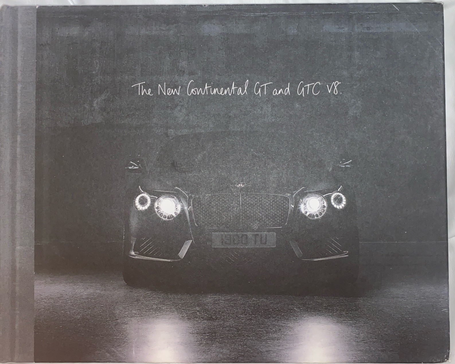 BENTLEY 2012 NEW BENTLEY CONTINENTAL GT & GTC V8 RANGE HARDBACK BROCHURE
