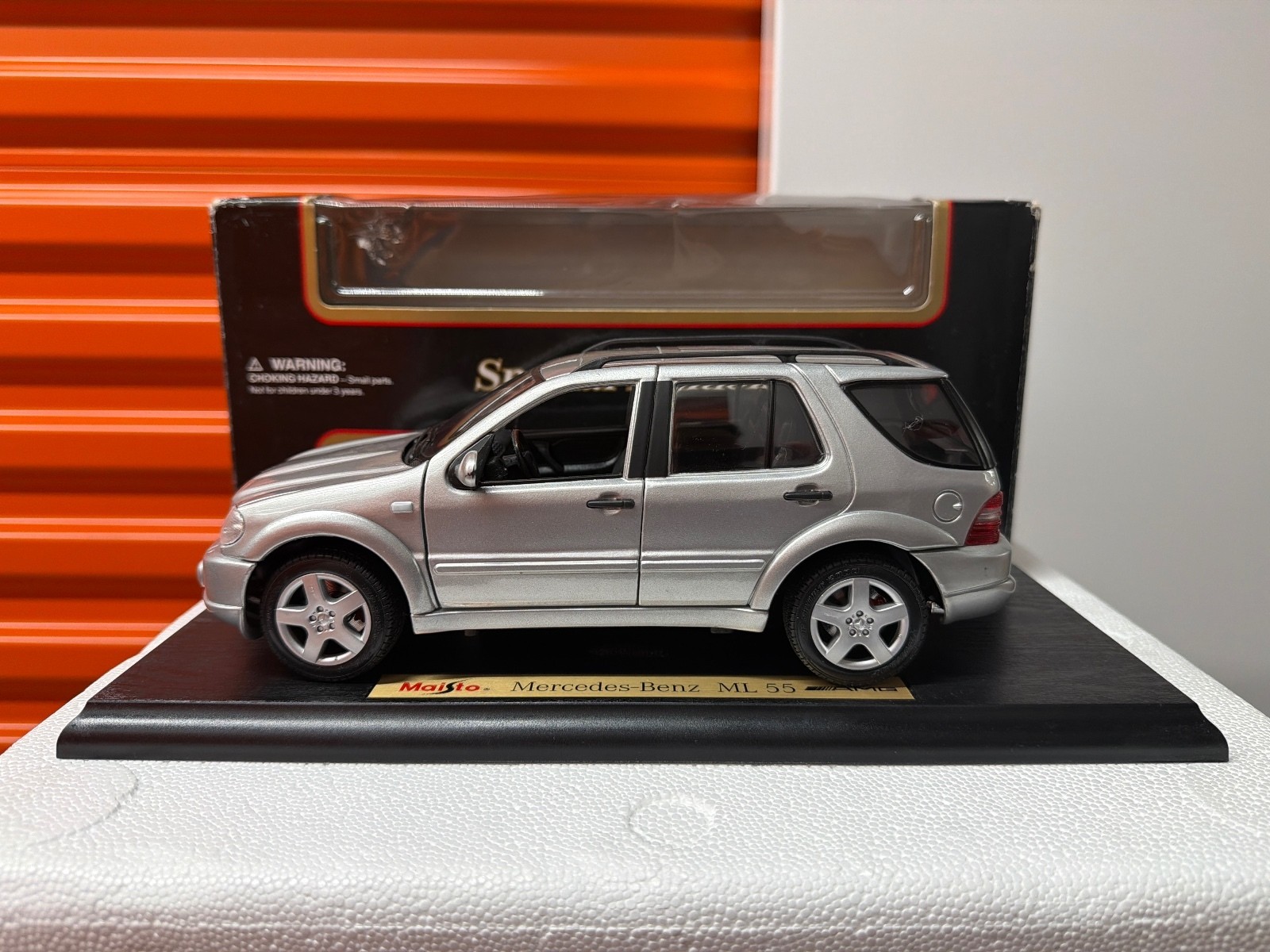 Maisto Special Edition Mercedes-Benz ML 55 AMG Diecast Model Car Silver