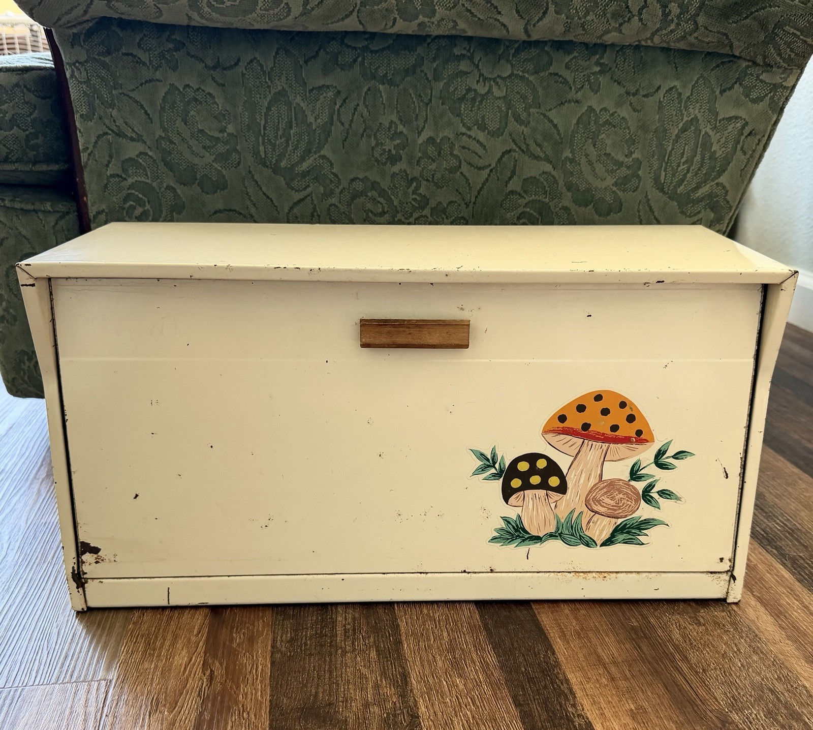 Rare Vtg Krestline Bread Box White Metal Merry Mushrooms W/ Shelf Retro Kitchen Rare Vtg Krestline Bread Box White Metal Merry Mushrooms W/ Shelf Retro Kitchen