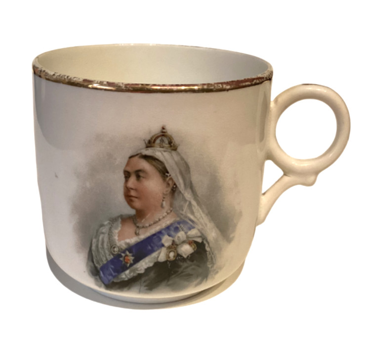 ANTIQUE QUEEN VICTORIA PORCELAIN MUG 