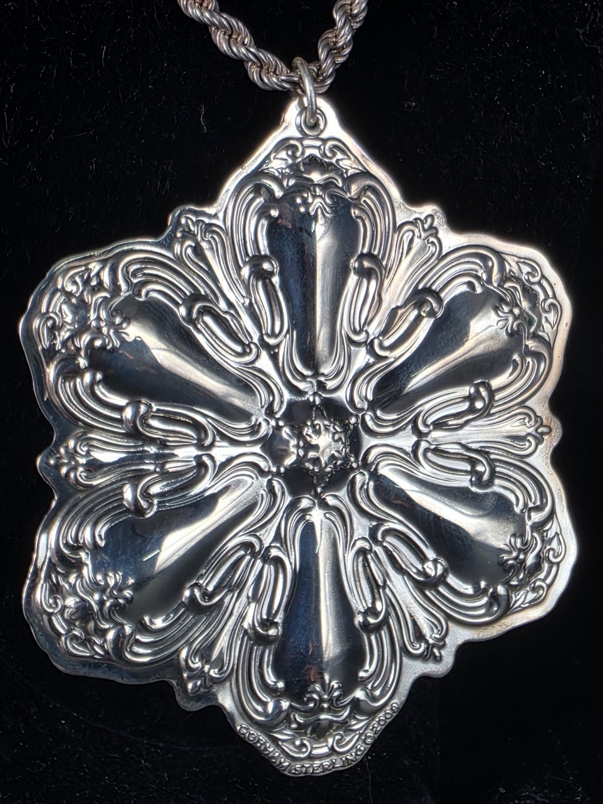 2009 Gorham Chantilly Sterling Silver Annual Ornament Cert. Authenticity NIB