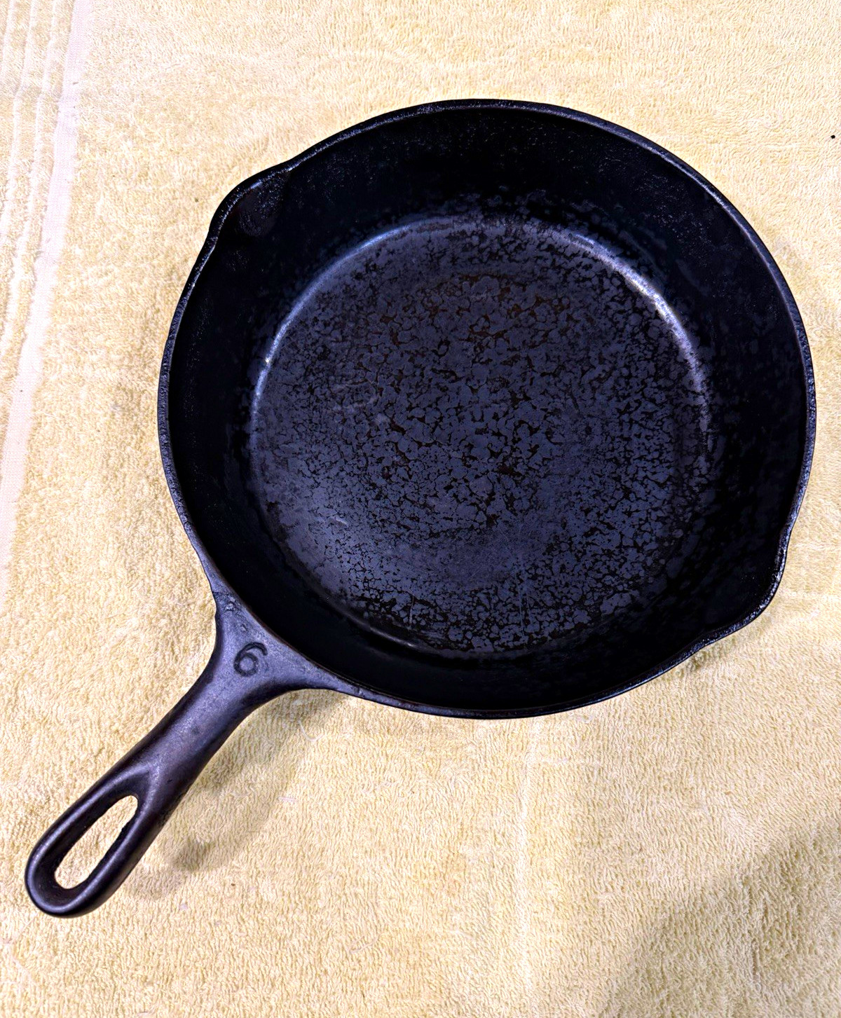 Vollrath Ware Cast Iron Skillet Frying Pan with Pour Spouts No. 6