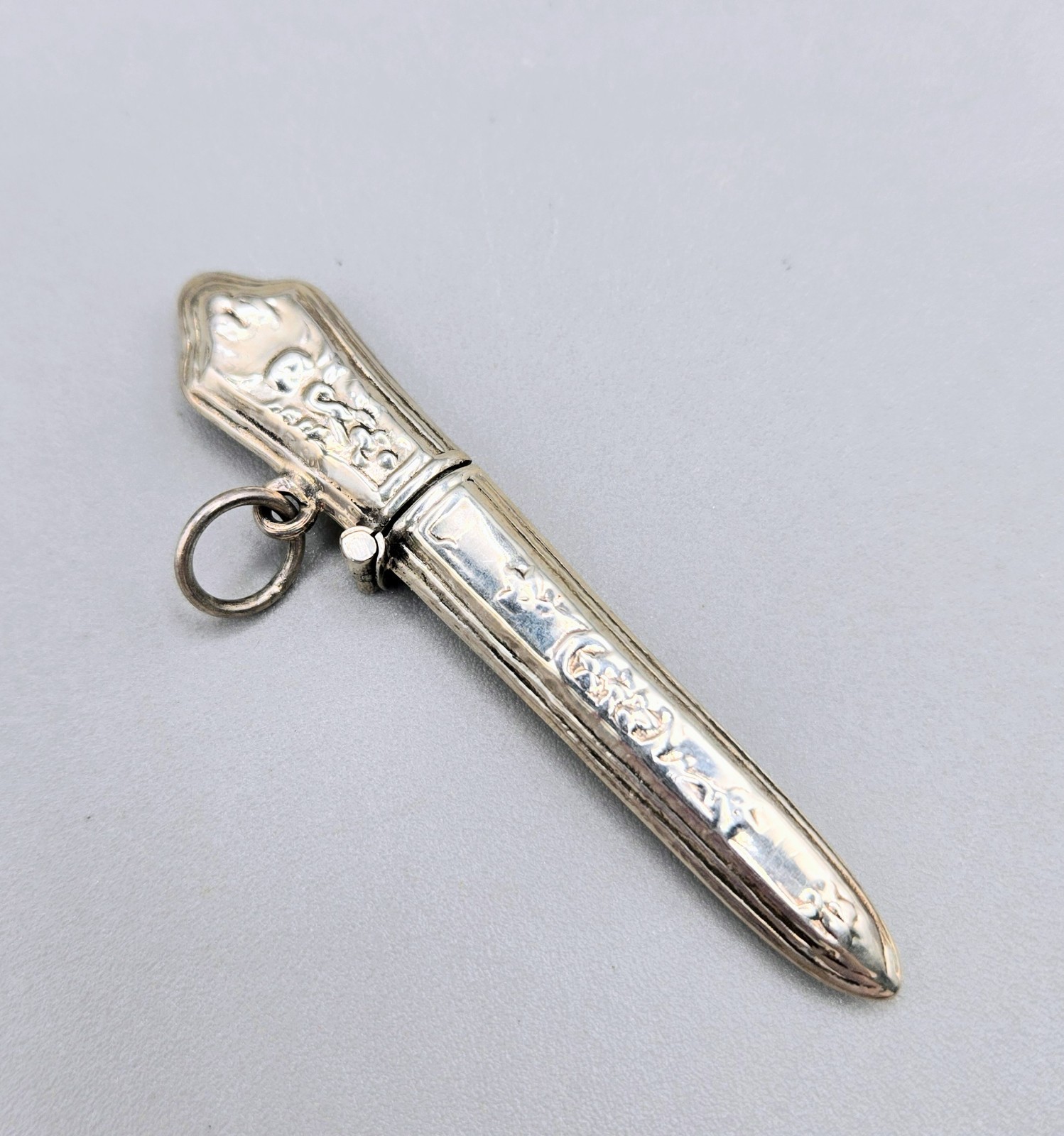 Vintage REO Sterling Silver Floral Needle Case Pendant / Chatelaine Etui #1 Vintage REO Sterling Silver Floral Needle Case Pendant / Chatelaine Etui #1
