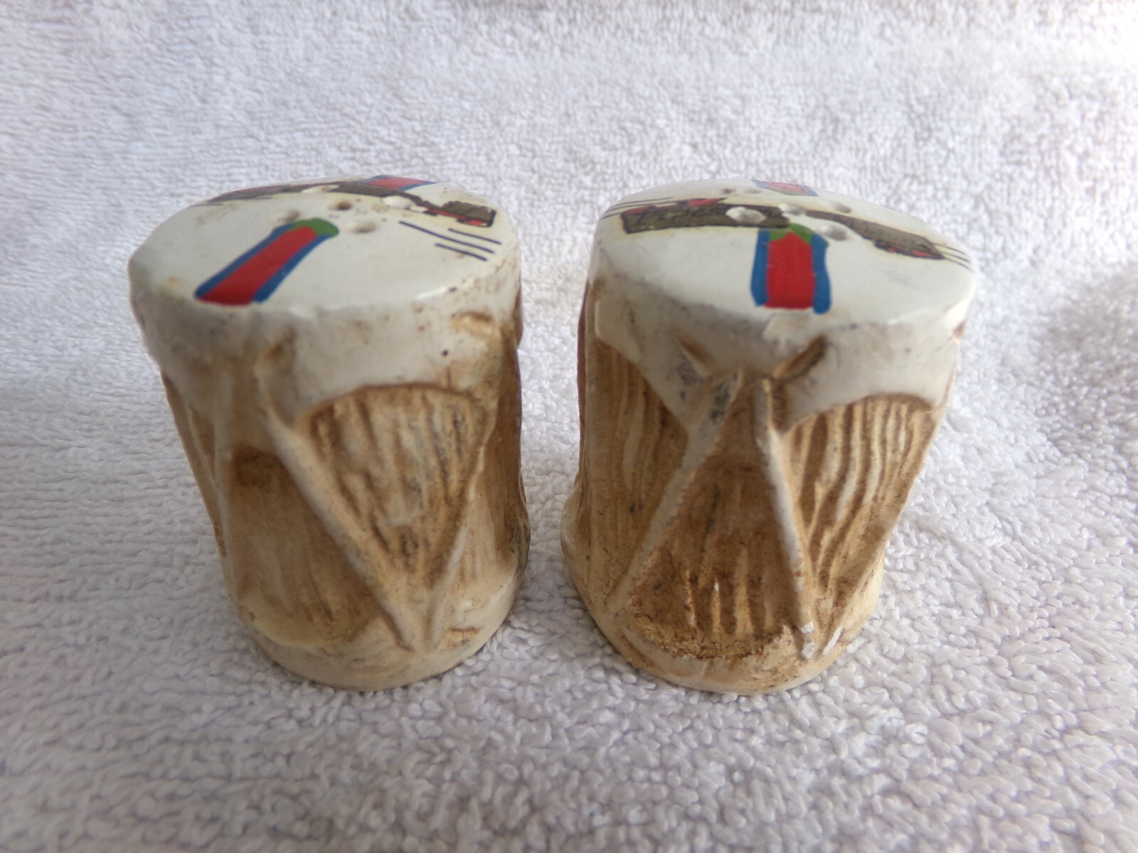 Native American Tom Tom Drum Salt & Pepper Shakers Souvenir Pipestone,  MN