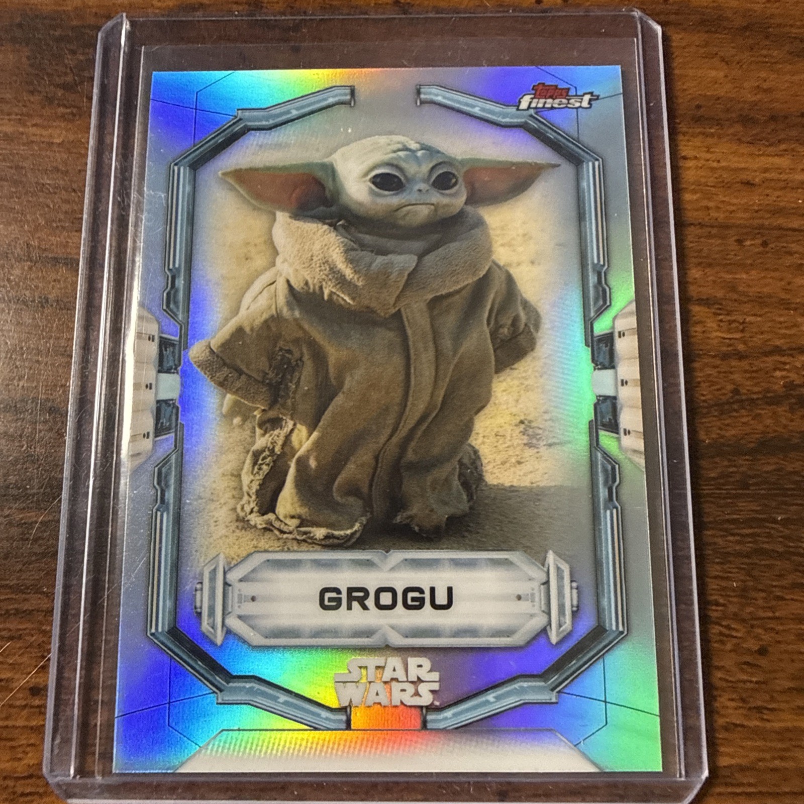 Topps Finest Star Wars 2022 # 111 Grogu Extended Base EB Refractor 