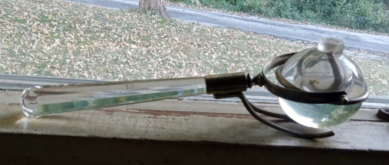 ANTIQUE CUT GLASS NICKEL PLATED TABLE CIGAR LIGHTER GIMBALED GLASS FONT
