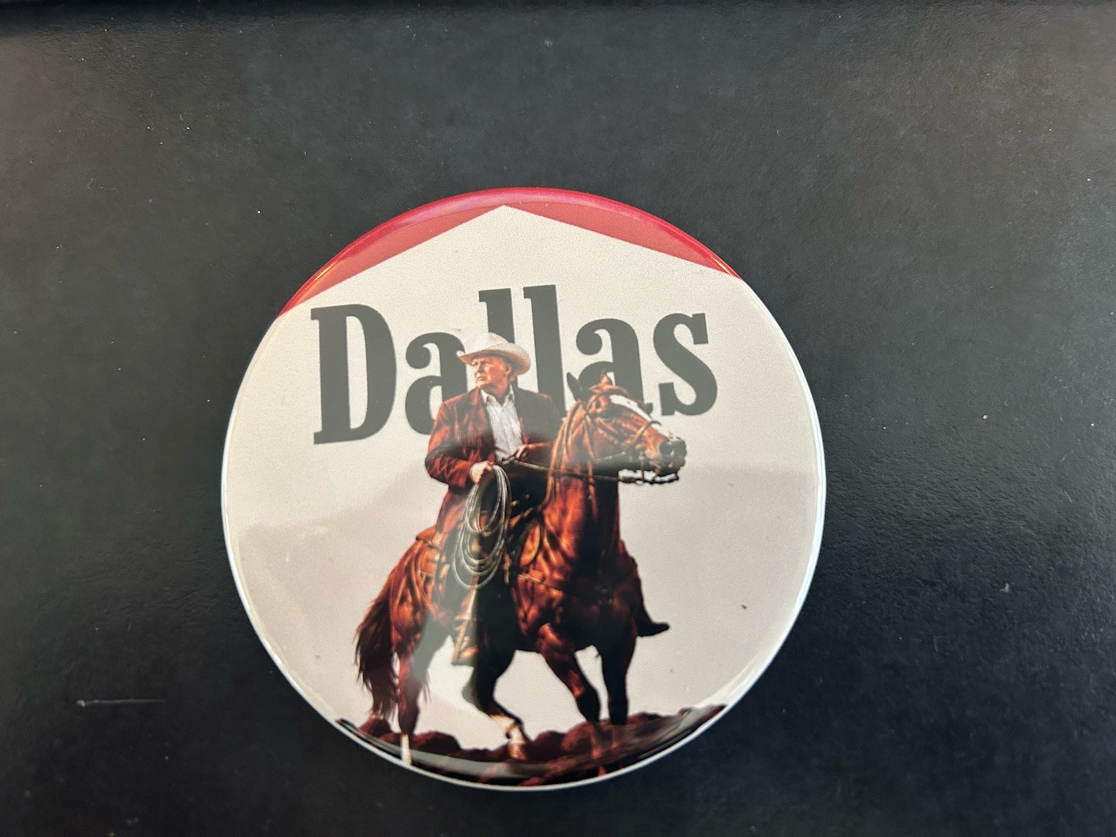 Official 2026 Midterm Pin Dallas  TRUMP  RARE INVEST
