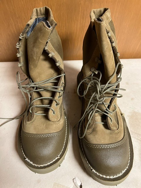 U.S. G.I. USMC RAT Combat Boots, Made by Welco, Size 11 Regular. U.S. G.I. USMC RAT Combat Boots, Made by Welco, Size 11 Regular.