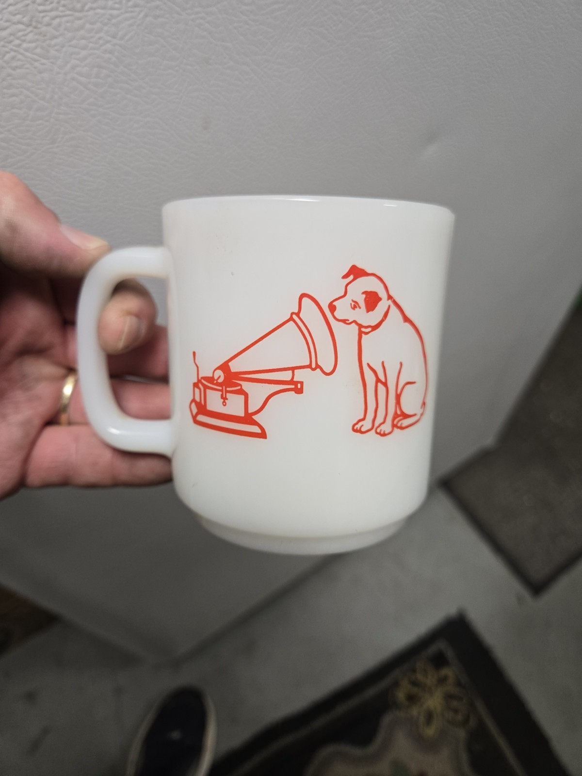 Vintage RCA Nipper Lancaster Pa 40 Th Anniversary Glasbake Milk Glass Coffee Mug