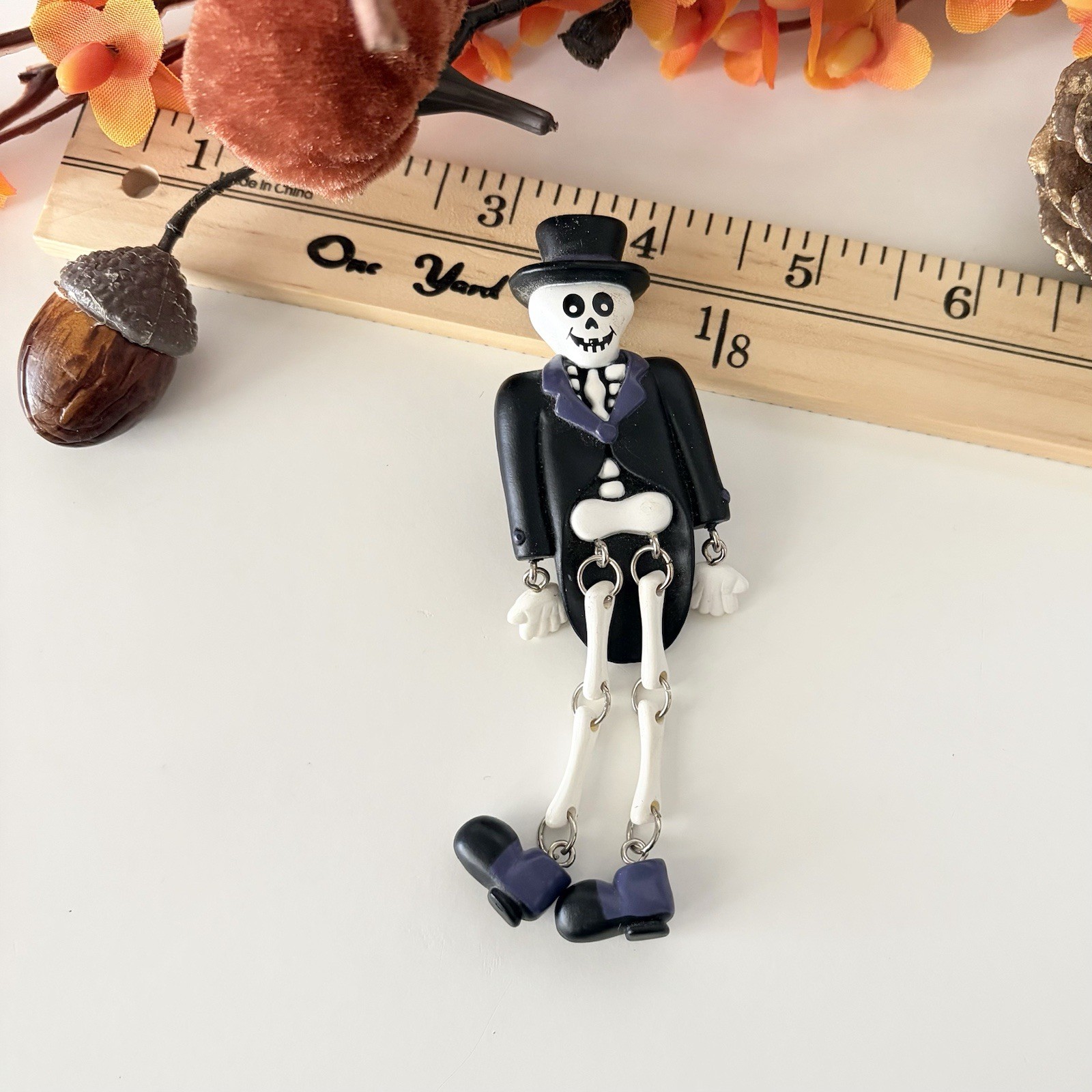 Vintage Hallmark Skeleton Pin Svengoolie 1994 Halloween Boo Bazaar Limited 4.25\
