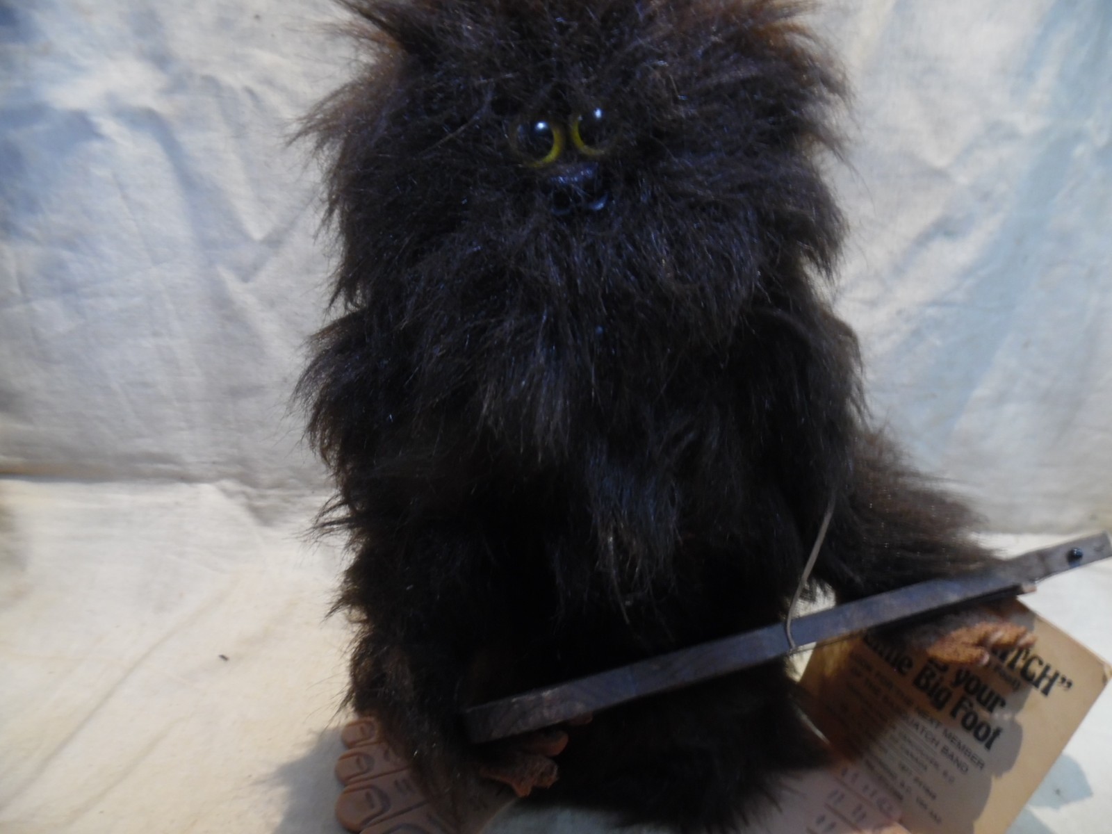 1977 LG Bartch Little Big Foot Band Sasquatch Guitar Plush Canada Tag