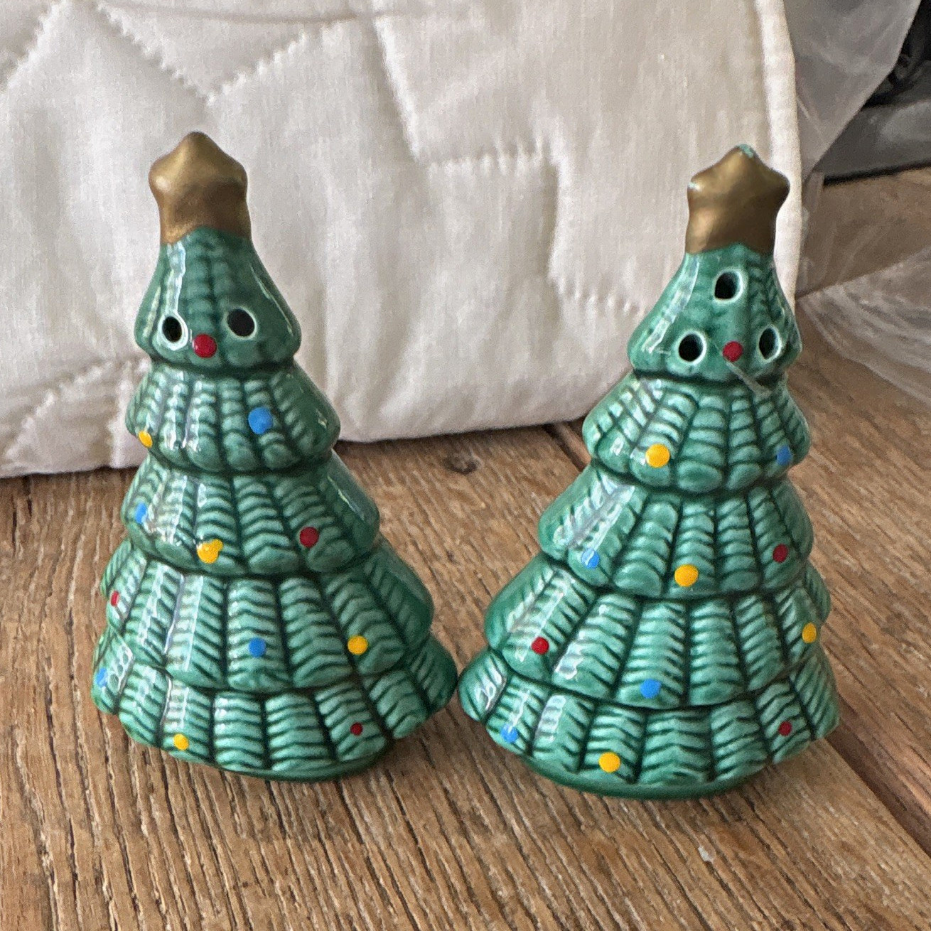 VTG 1984 R.G.D Korea Ceramic Christmas Tree Salt & Pepper Shakers Set Green VTG 1984 R.G.D Korea Ceramic Christmas Tree Salt & Pepper Shakers Set Green