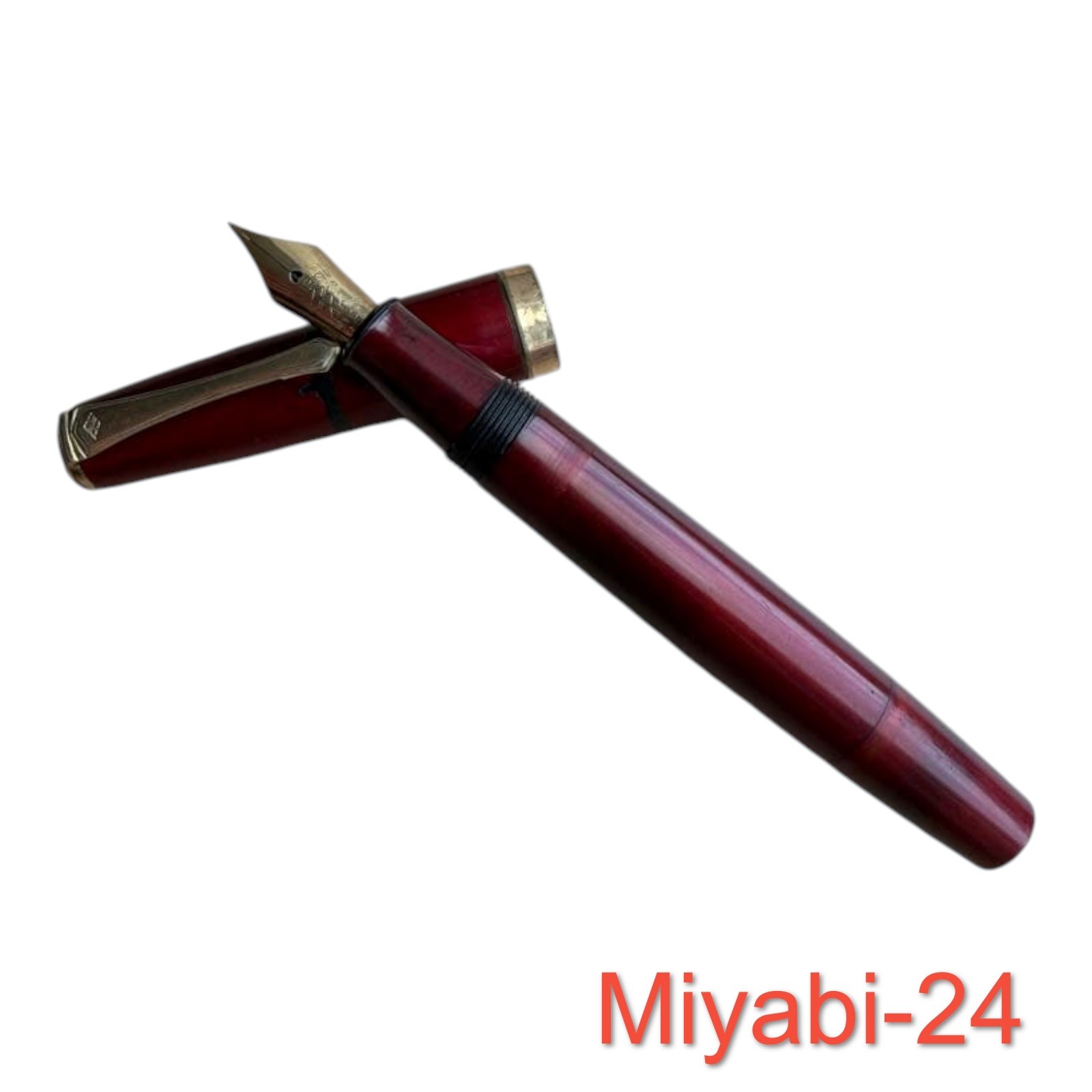 YOTUBISHI Vintage 14K Fountain Pen Bordeaux Japan Collectible