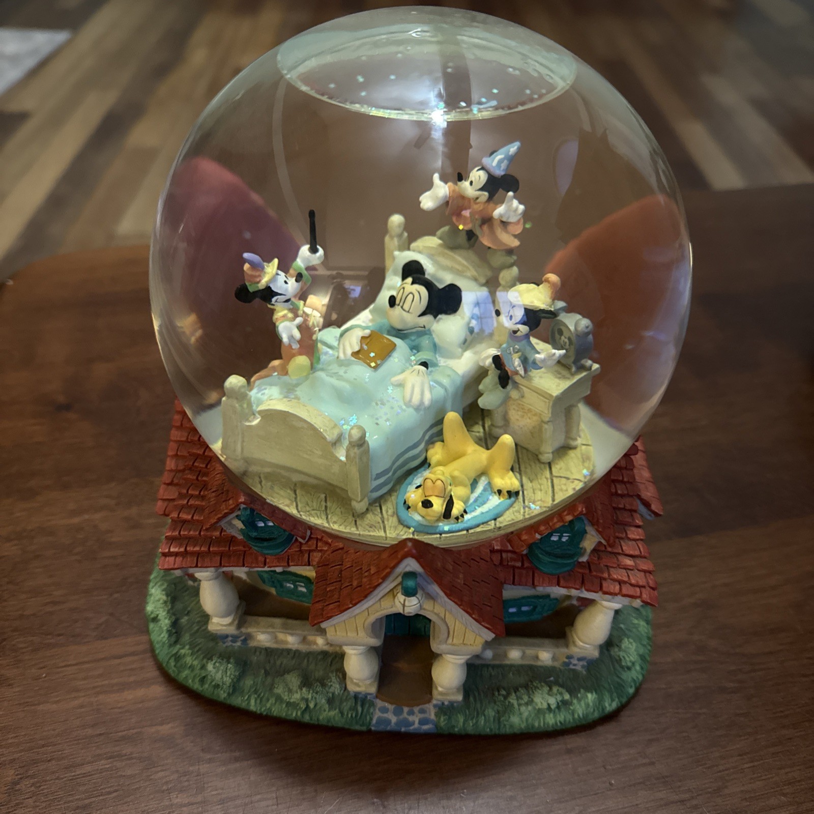 Vintage Disney Store Mickey\'s Dream Musical Snow Globe As-Is Works Read