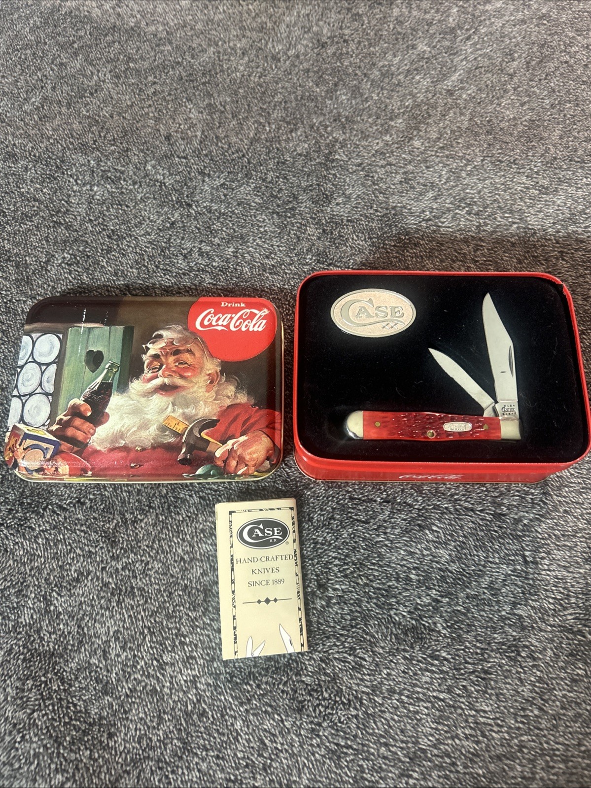2001 Case XX USA 6225 1/2 SS Coca Cola Emblem Pocket Knife In Tin