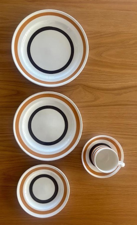 Carrigaline Pottery County Cork, Ireland Brown & Butterscotch 5 piece Dinnerware Carrigaline Pottery County Cork, Ireland Brown & Butterscotch 5 piece Dinnerware