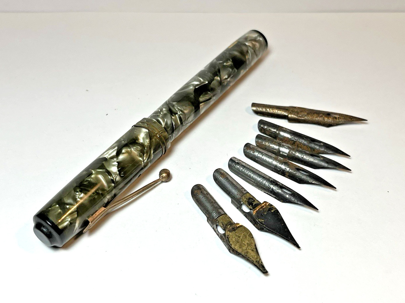 Fifth Avenue by Parker Lever Fill Fountain Pen w/ 7 Additional Assorted Nibs
