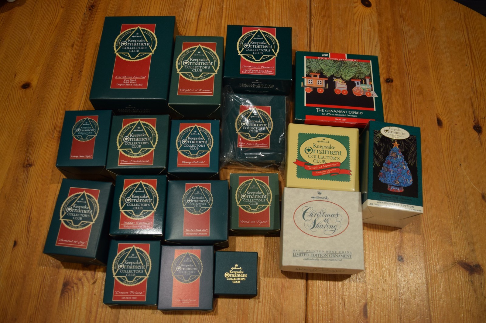 17  Vintage  Hallmark Keepsake Ornaments Collector\'s Club - New in Original Box