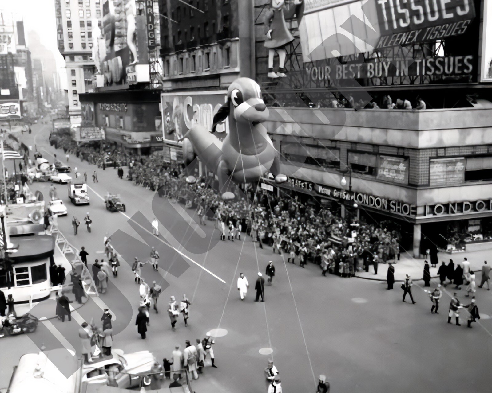 1924 Macy\'s Thanksgiving Day Parade Float in New York City -E- 8x10 Photo