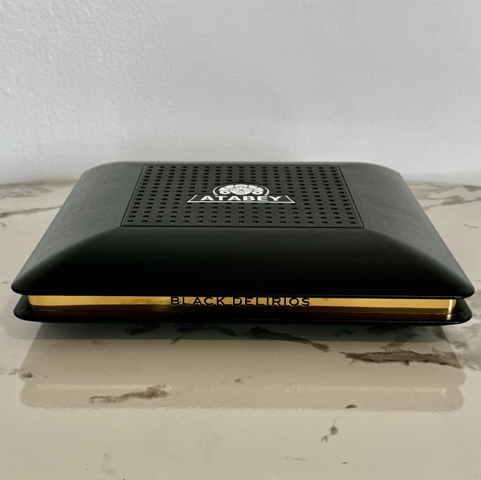 Atabey Black Delirios Leather Humidor Limited Edition 2026 #0800/1500 Atabey Black Delirios Leather Humidor Limited Edition 2026 #0800/1500