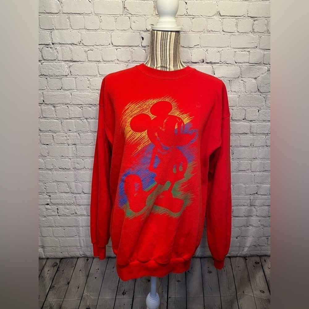 Excellent Condition Disney Designs Vintage Red Mickey Crewneck L/XL
